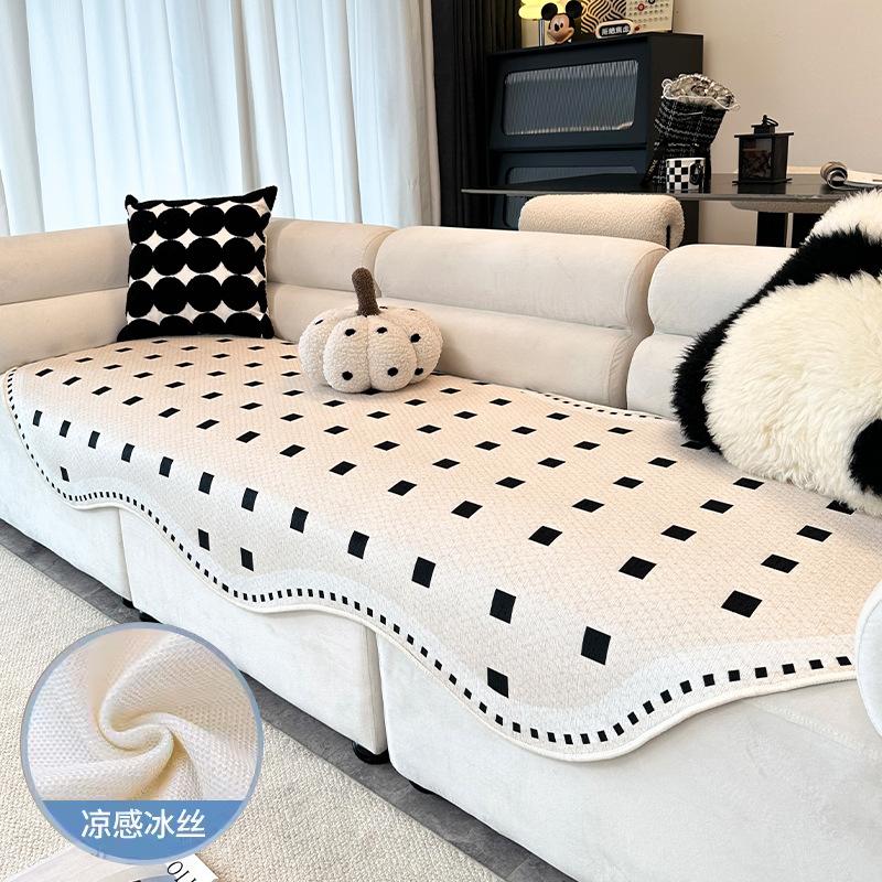 

Подушка на диван из ледяного шелка для лета Новая подушка для сиденья дивана Нескользящая Прямой ряд Трехместная Высококачественная Накидка Ткань Полотенце 70*70cm