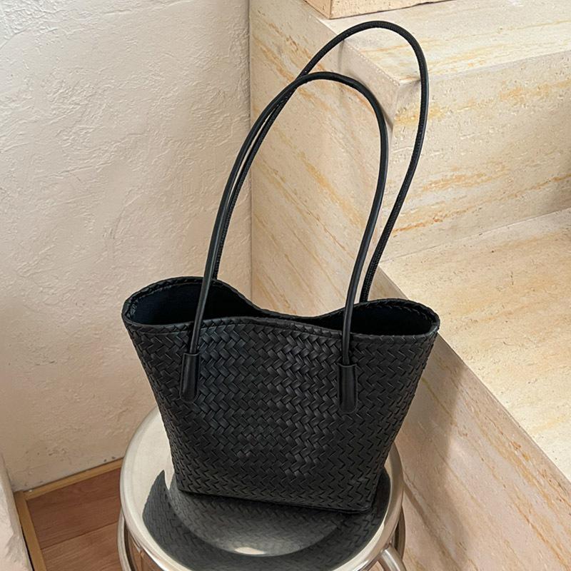 Trendy Woven Handbag: Large Capacity Textured Tote