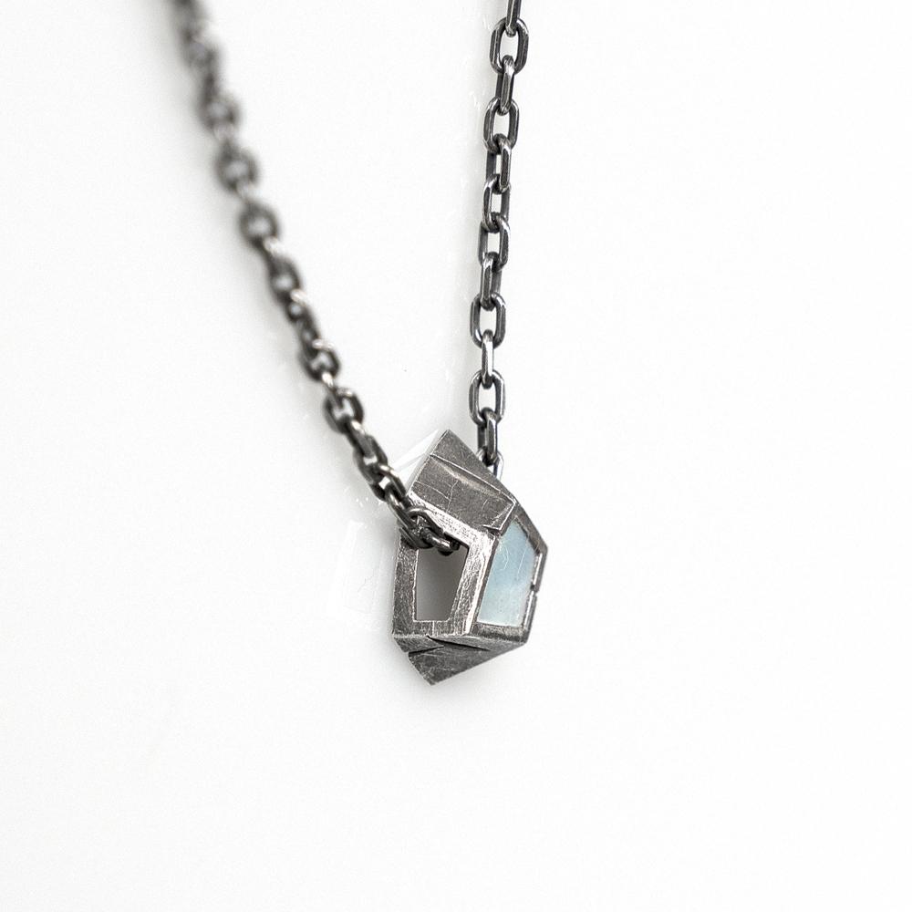 Agroundring Polygon Necklace (White Pearl)