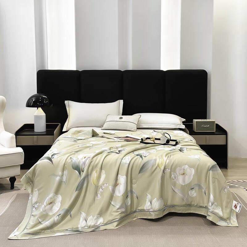 

Duoqiman Floral Hollow Tencel Summer Quilt