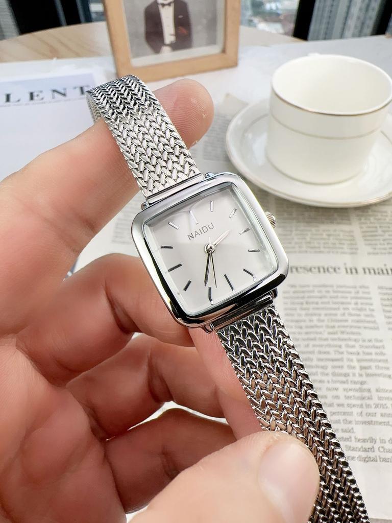 Light Luxury high-end Women Watch Simple and Compact Dial Cool Retro Korean Version Female Student Quartz Wristwatches