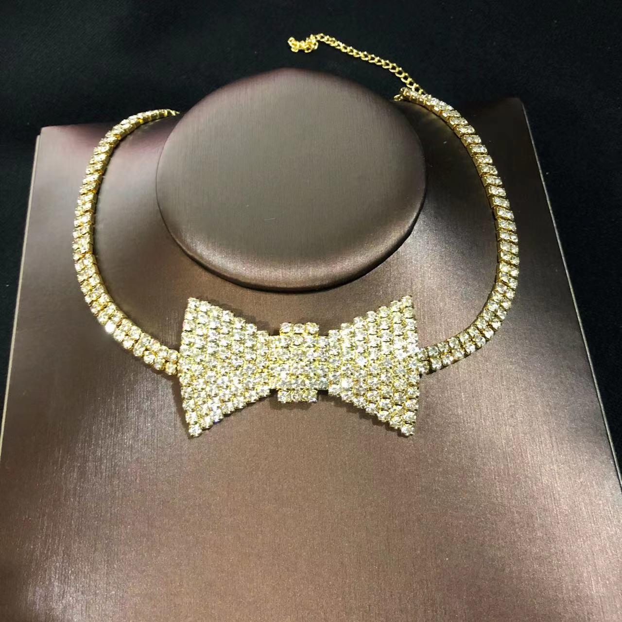 

Ожерелье-чокер с бантиком из стразов - Женская модная бижутерия с кристаллами золотой