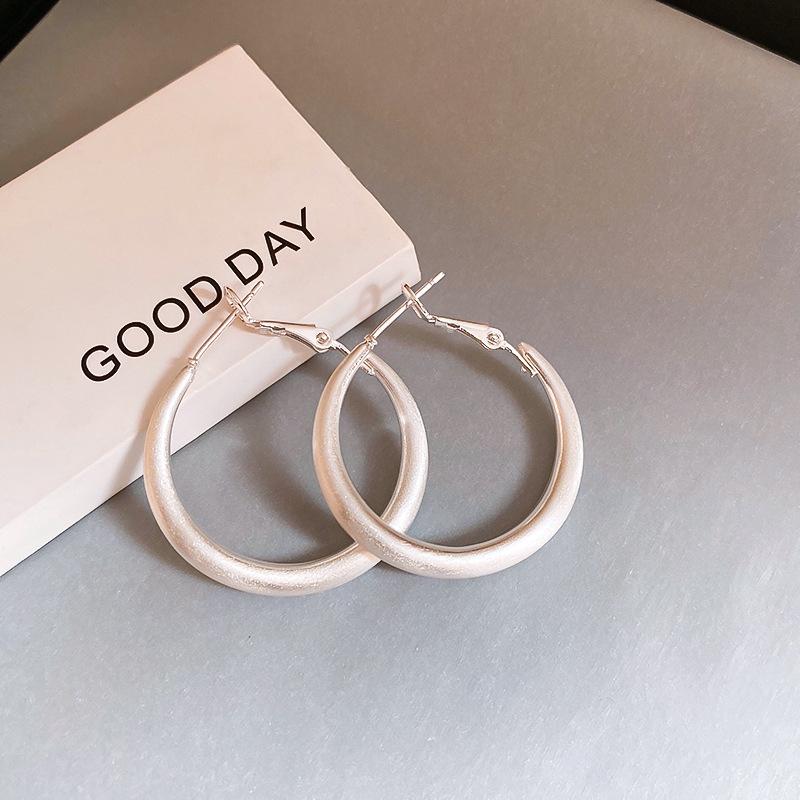 Fashion Matte Brushed Hoop Earrings for Women Retro Geometric Metal Circle Earrings Party Wedding Fashion Jewelry Accessories