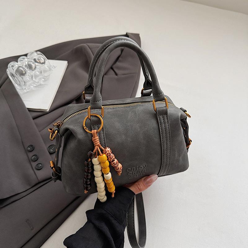 

2025 autumn new fashion solid color foreign style large capacity casual simple shoulder messenger bag handbag pillow bag