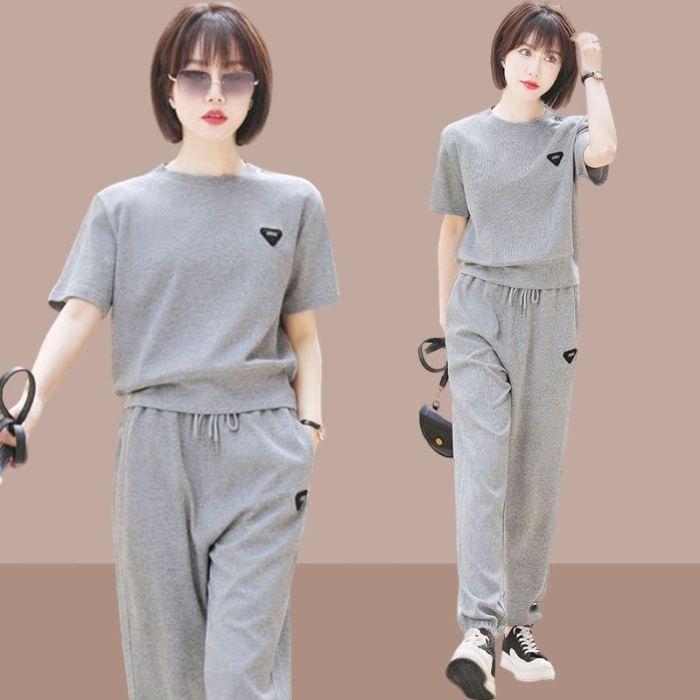 2025 Plus Size Women's Korean Style Casual Tracksuit: Fashionable Slimming Two-Piece Sportswear Set