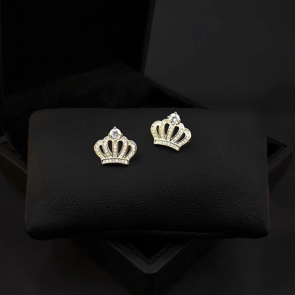 

Exquisite Cute Hollowed-out Crown Crystal Zircon Brooches for Men Women Suit Jacket Pin Simple Personality Jewelry Accessories