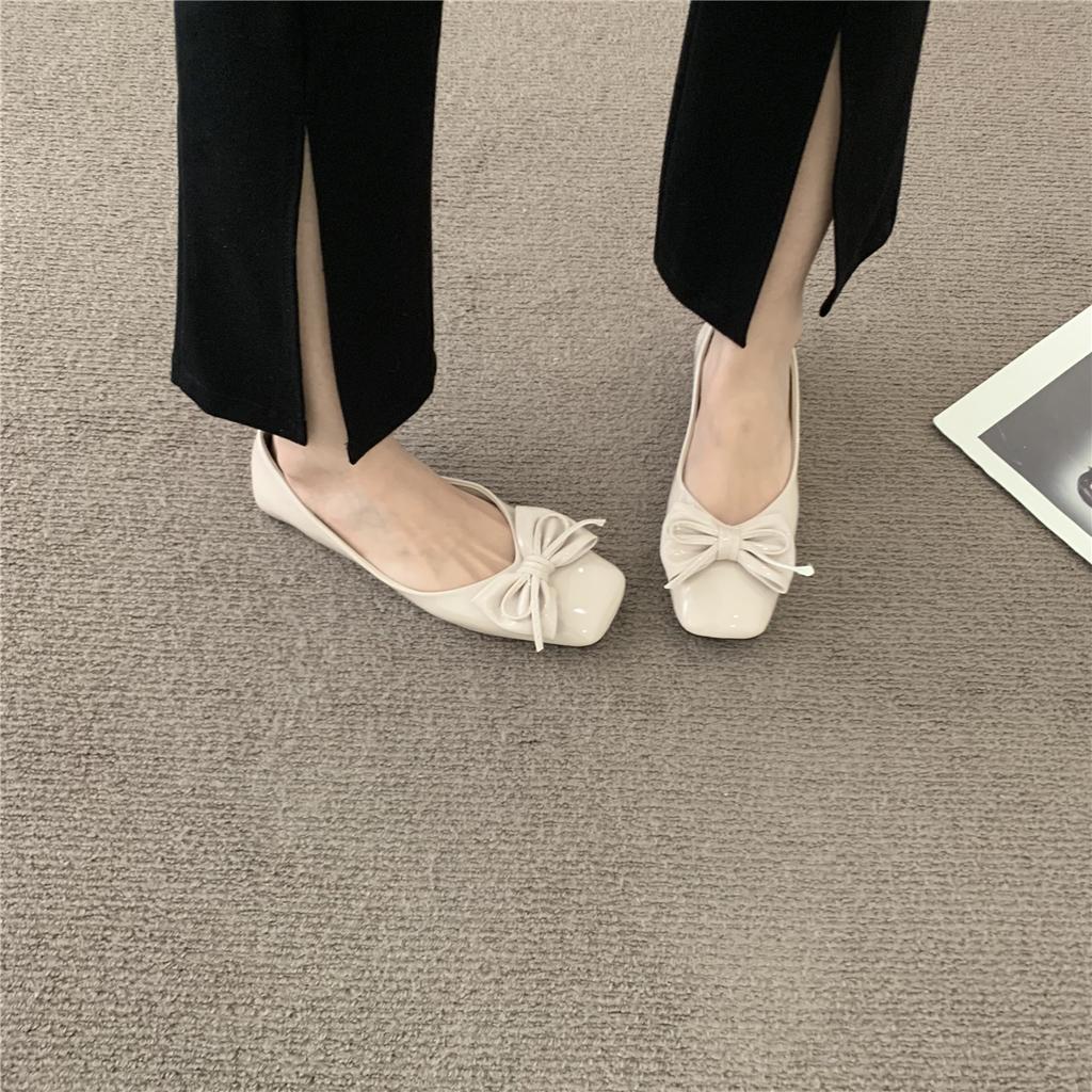 Fashion Flat Shoes for Women Spring and Autumn 2025 New Square Bow Bow Shallow Mouth Flat Shoes French Red Plus Size Women's Shoes