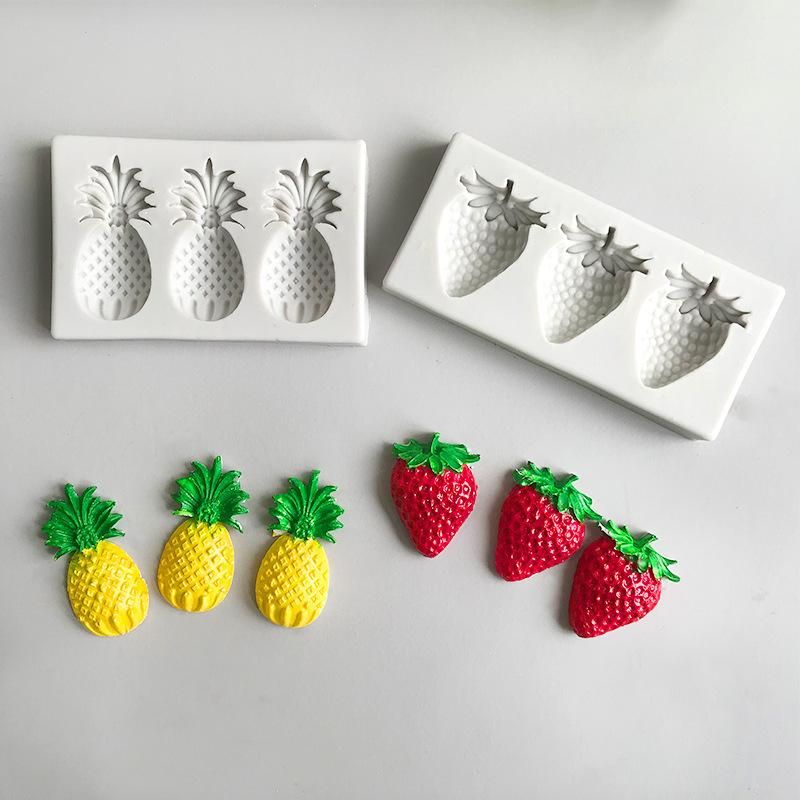2pcs Pineapple & Strawberry Silicone Molds for Candles, Aromatherapy, Clay & Resin Crafts