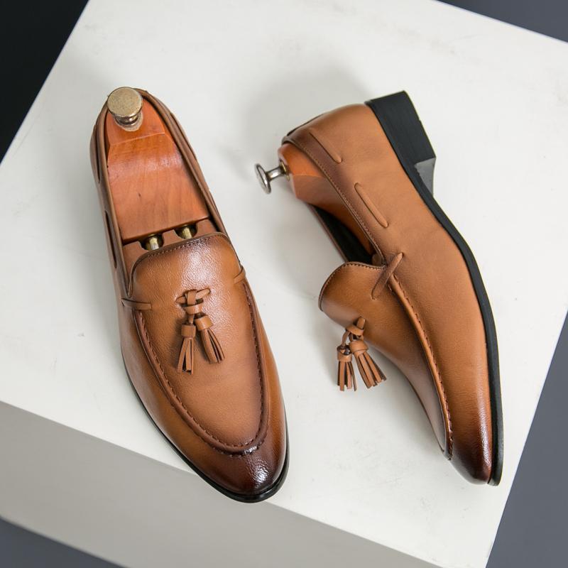 Fashion Tassel Dress Loafers Brown Slip-on Comfortable Men Leather Shoes High Quality Casual Driving Shoes Fashion Designer Men Moccasin