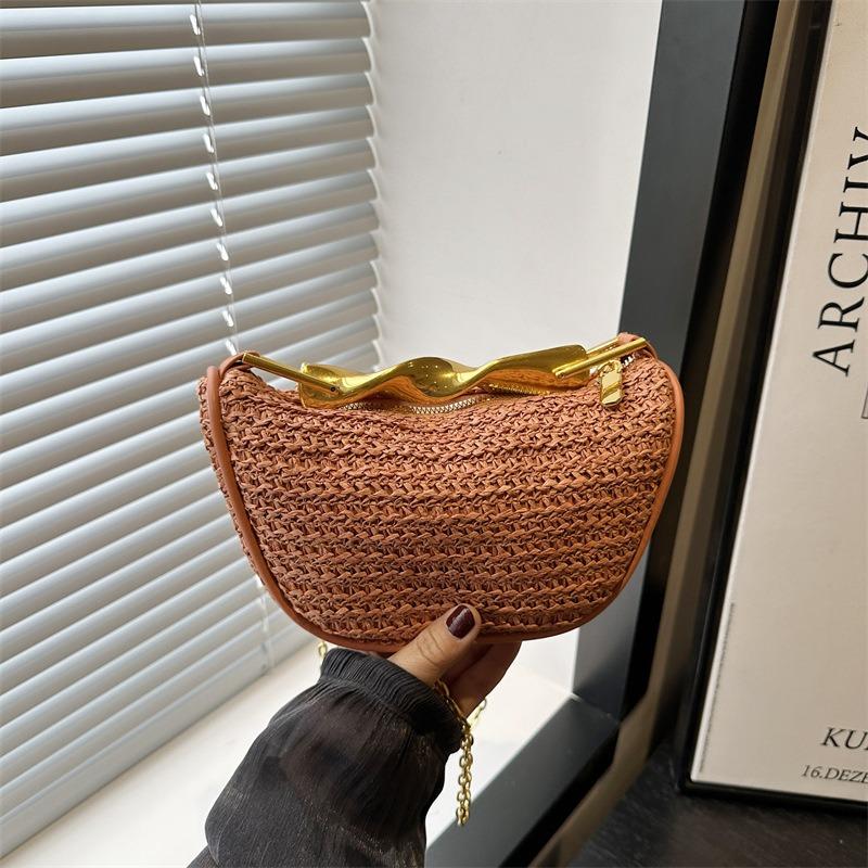 Popular Niche Design Casual Vacation Wind Hand Carry Straw Bag Women's Versatile Contrasting Color Design Messenger Bag