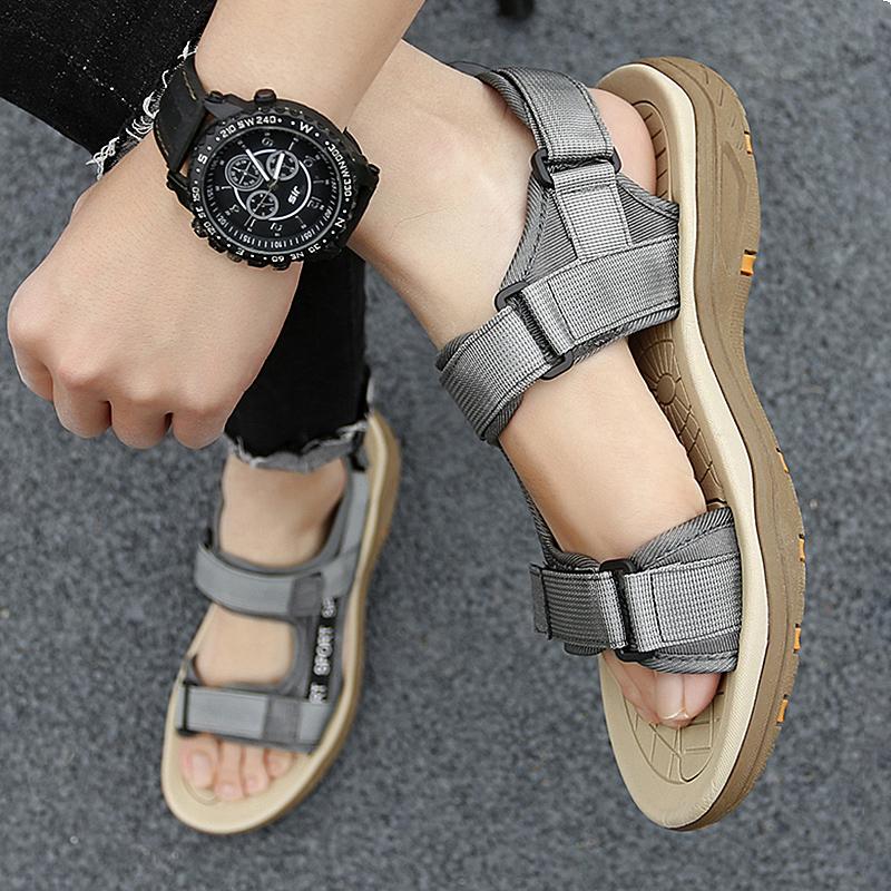 Herr Sandaler med Mjuk Sula Utomhus Strand Herr Promenadskor Sommar Lyxmärke Herrsandaler Design Andningsbara Fritidsskor