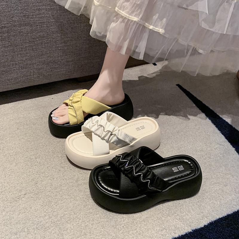 Fairy Wind Thick-soled Cool Slippers Female 2025 Summer New Round Head Thick-soled Comfortable and Versatile Women's One-character Slippers