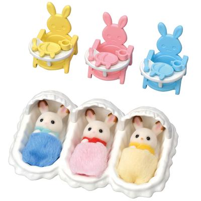 Epoch Set Păpușă și Mobilier Sylvanian Families [Set Îngrijire Tripleți Iepure Ciocolatiu] SE-204