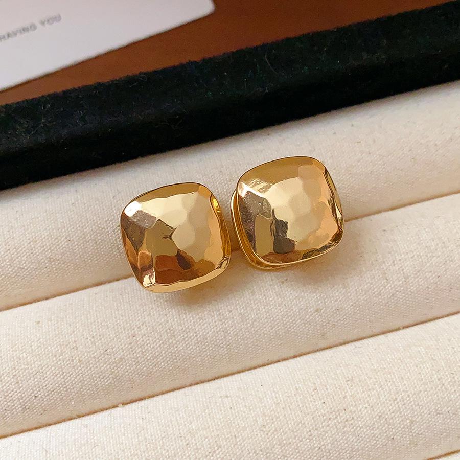 Silver Needle Resin Flower Tassel Earrings: Vintage, Versatile, Light Luxury Fashion Jewelry for Women