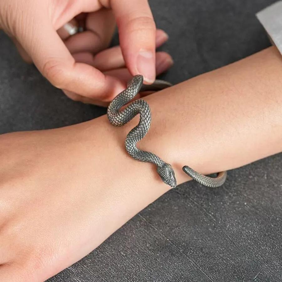 Dark Black Snake Retro Bracelet Imitation Carved Snake Zodiac Bracelet for Men and Women