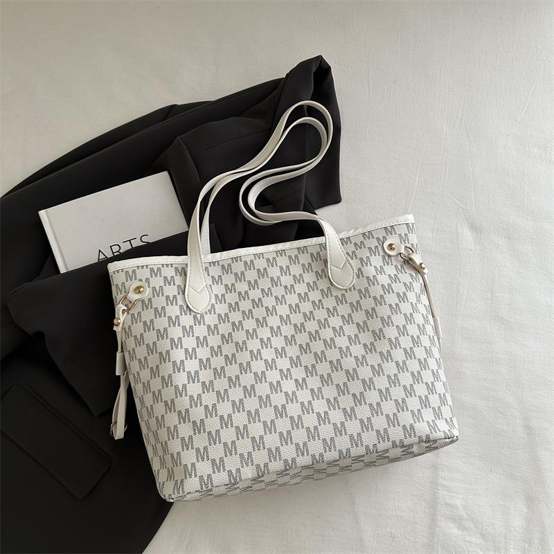 Premium Bag Women's Autumn New Commuter Armpit Bag Fashionable Simple Niche Design Shoulder Tote Bag