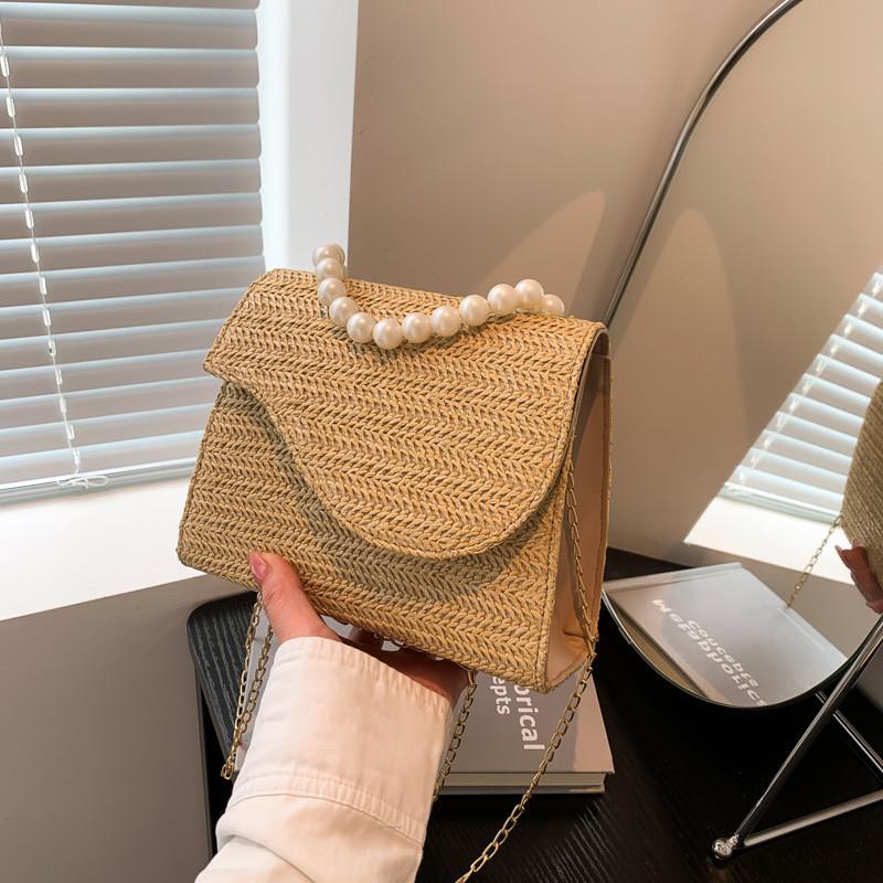 Elegante und schicke gewebte kleine quadratische Umhängetasche für den täglichen Gebrauch in mehreren Farben