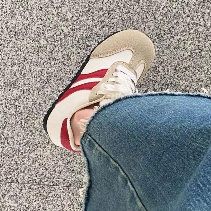 Retro Versatile Lightweight Flat-bottomed German Training Shoes for Women's Autumn 2025 New American Casual Board Shoes Trend