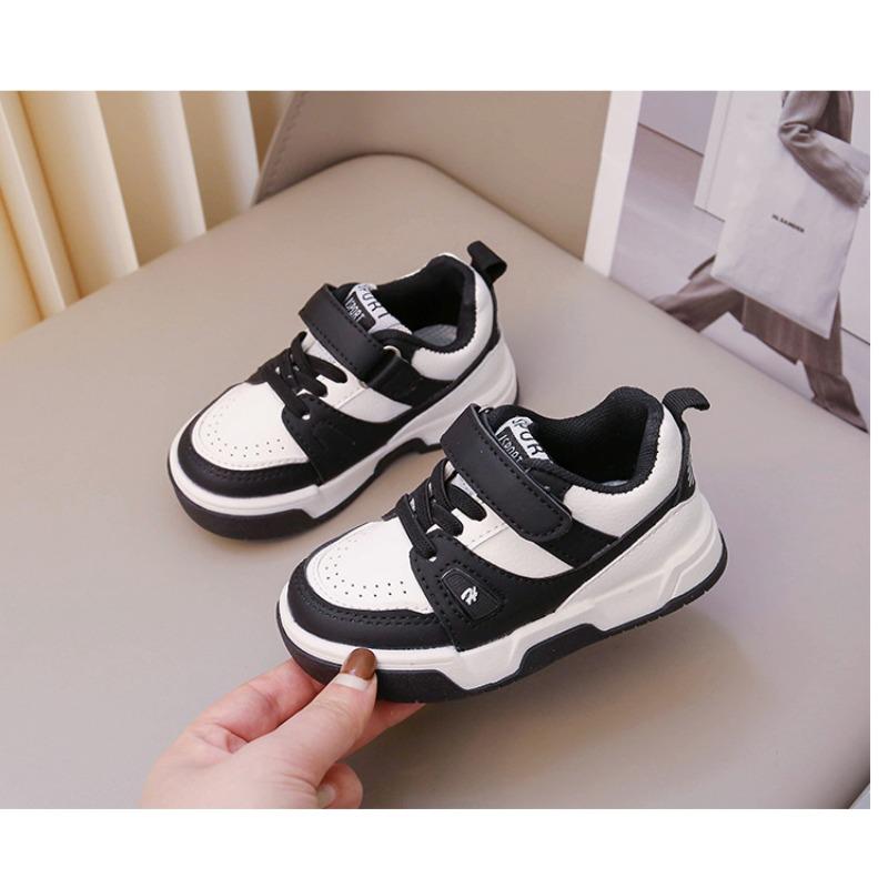 Children's board shoes soft sole light non-slip small middle-aged children's leather surface versatile sports and leisure shoes cross-border supply