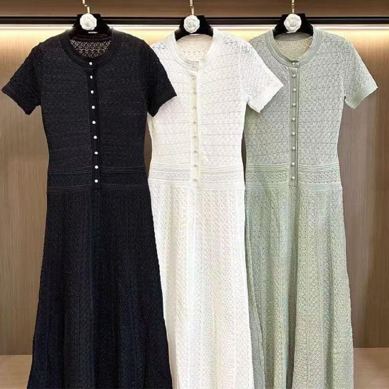 Abito estivo da donna in maglia snellente monopetto - Manica corta, girocollo, con design trasparente