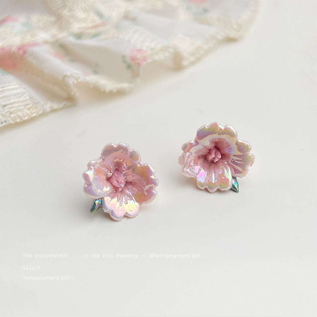 Ceramic Mori flower stud earrings are fresh and sweet, super fairy new earrings, commuter explosion jewelry wholesale