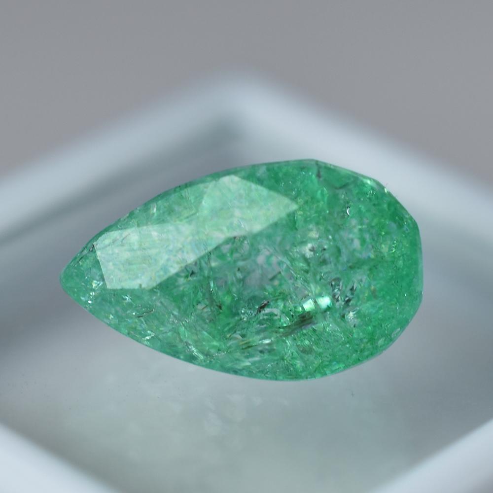 Natural Green Emerald Loose Gemstone High Grade Oval Cut 7.70 ct Colombian for Jewelry Designs
