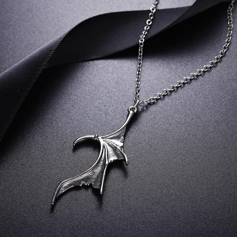 2 Pcs/Set Exquisite Bat Wing Heart Couple Necklace Heart Wing Pendant Necklace Set  Jewelry Decoration Gift for Girl Boy