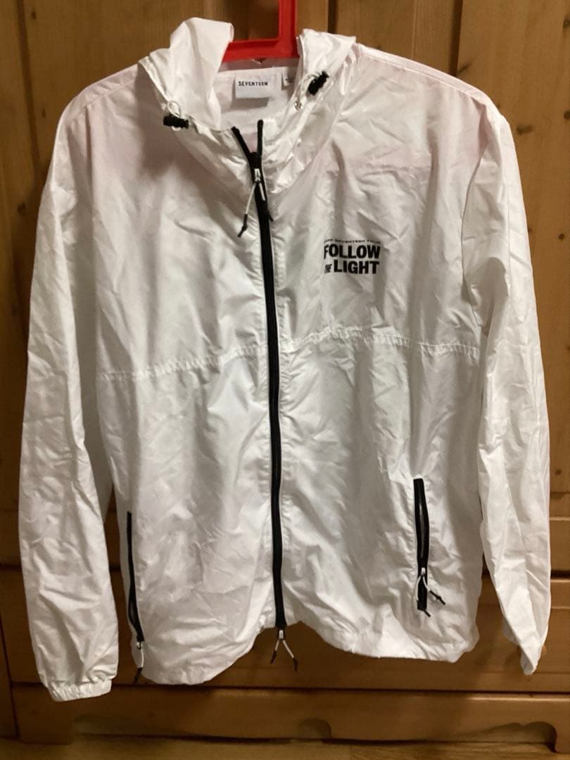 

[USED] SEVENTEEN Windbreaker