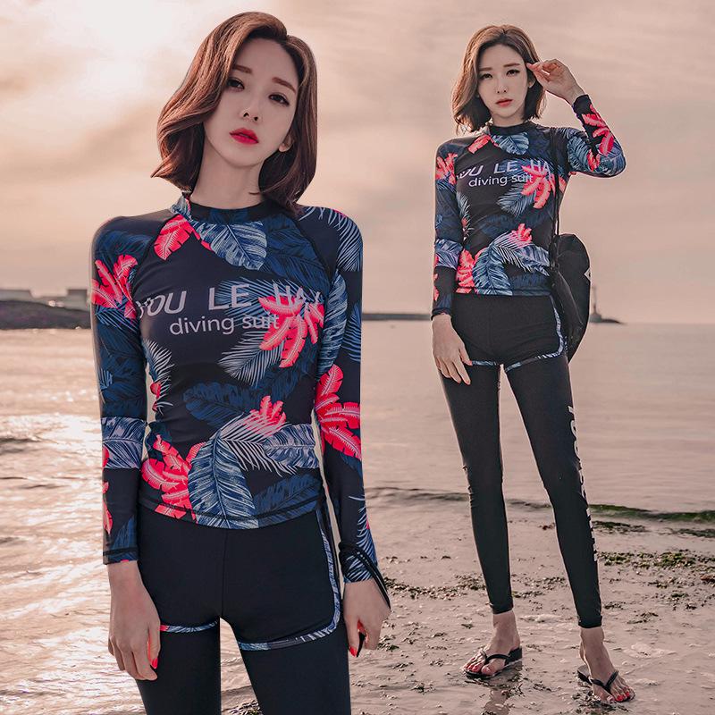Women's Three-Piece Swimsuit: Long-Sleeve, Flat-Leg Design to Slim and Cover. Ideal for Small Busts, Perfect for Hot Springs.