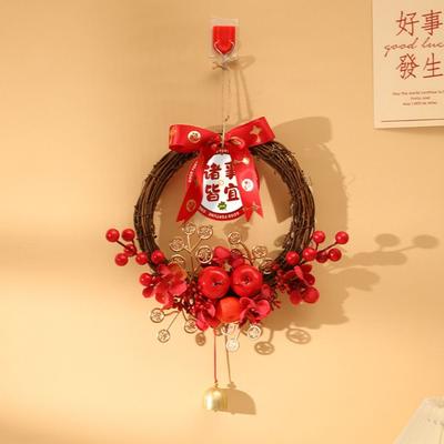 Traditioneller chinesischer Neujahrskranz Exquisiter dekorativer Haustürkranz mit Glocke Rattan Künstlicher Blumenkranz Wand