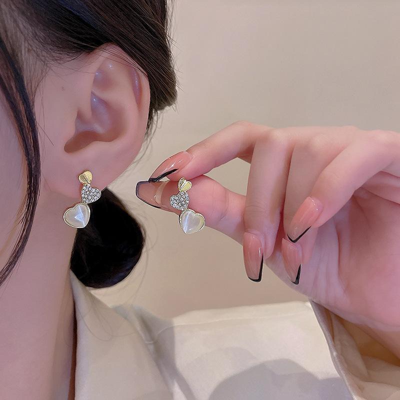 Temperament simple pearl love stud earrings women's light luxury niche design sense high sense Korean versatile earrings ear jewelry