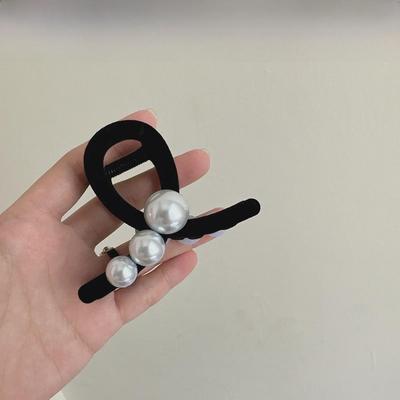 Korean Pearl Flocking Medium Hair Shark Clip - All-Match Hair Accessory
