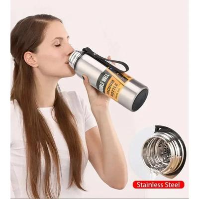 Thermos in acciaio inossidabile da 500/1000/1500ml Bicchiere isolato portatile di grande capacità con bottiglia termica in corda