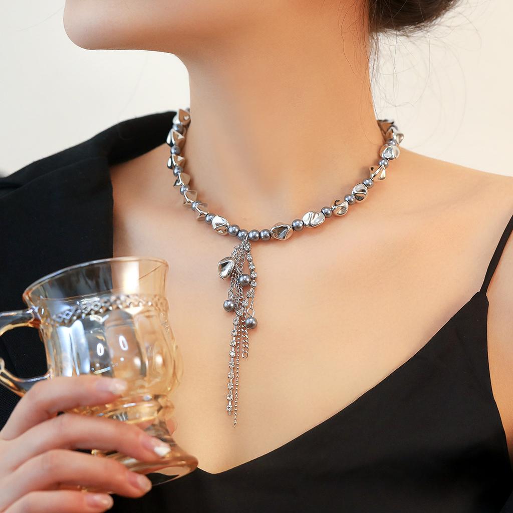 Sexy Breast Chain Multilayer Rhinestone Tassel Bust Bohemian Beach Wind Body Chain Necklace Seaside Photo