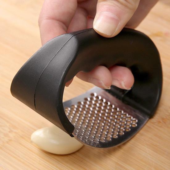 Garlic Crusher Labor-saving Sharp Blade Stainless Steel Multi-function Handheld Garlic Ginger Grinding Slicer Daily Use