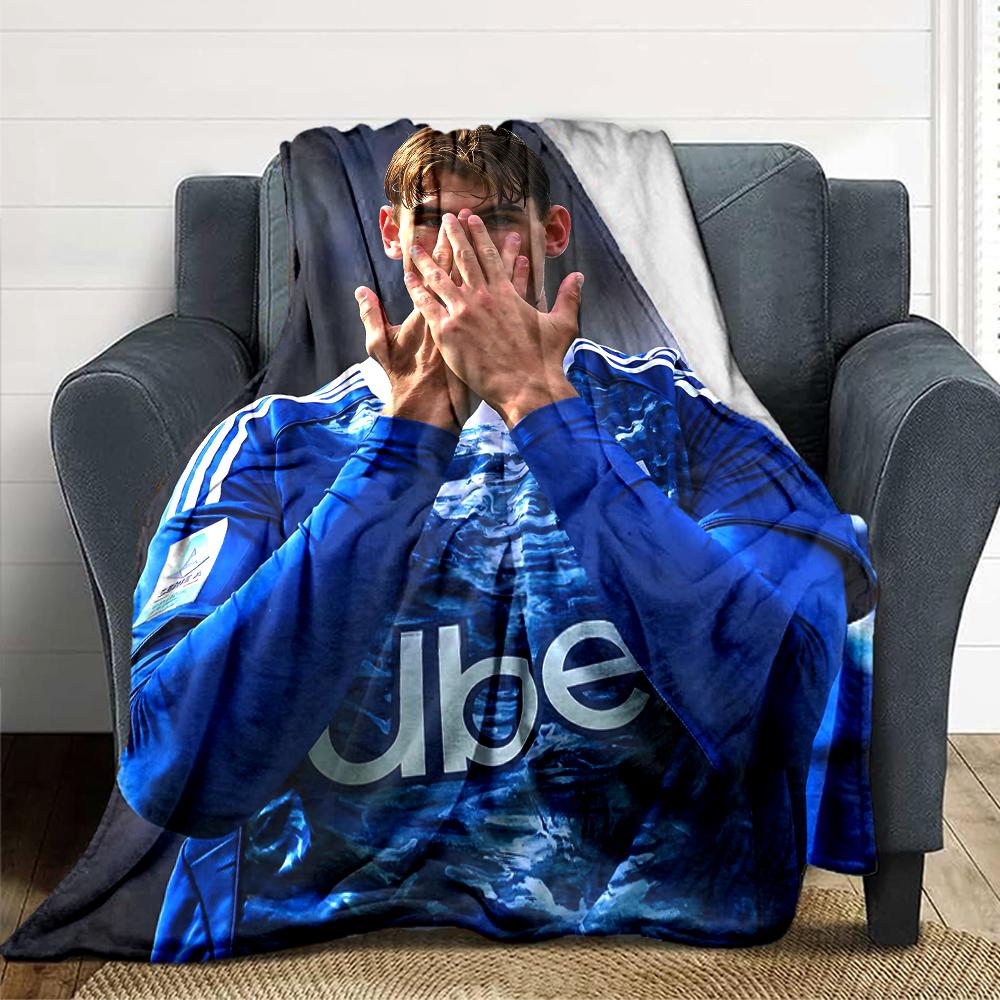 Dynamic Football Team Poster Blankets Flannel Printed Breathable Warm Throw Blanket for Home Office Bedspreads 0708a57