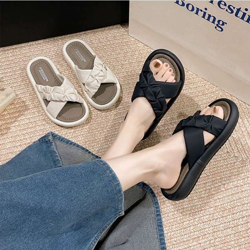 Slippers women's summer outer wear 2025 new fashion casual French soft bottom non-slip cross pregnant women cool slippers flat bottom tide