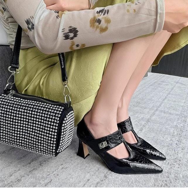 Fashion Spring 2025 Fashion Wedding Shoes Designer Pointed Horseshoe Heeled Women's Shoes Plus Size 43 Gold Silver Black