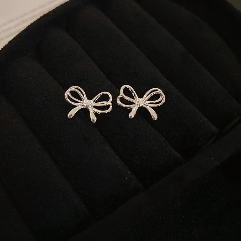 Metal Simple Versatile Earrings Personality Exaggerated Earrings Temperament Advanced Sense Earrings Fashion Earrings Women