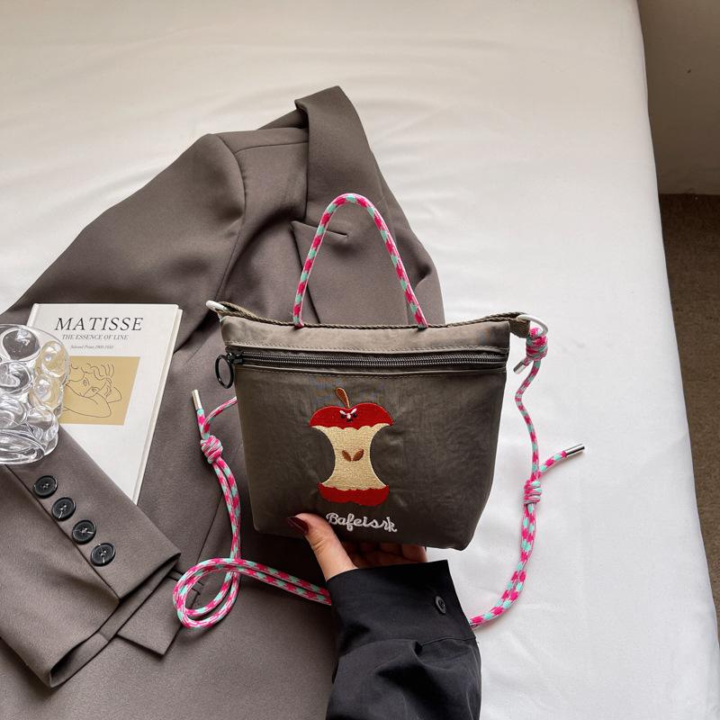 Japanese Embroidery Cute Apple Square Bag Girl 2025 Summer New Mobile Phone Bag Commuter Shoulder Messenger Bag