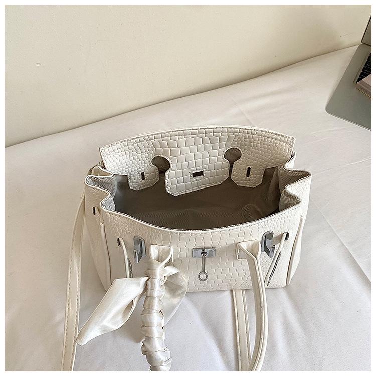 2026 Summer Crocodile Pattern Retro Platinum Bag: Women's Single Shoulder and Crossbody Handbag