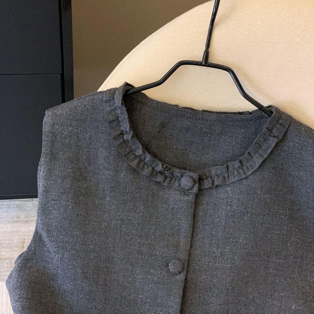 2025 Grey Ear-Side Cape Vest: Stylish High-End Autumn Short Jacket