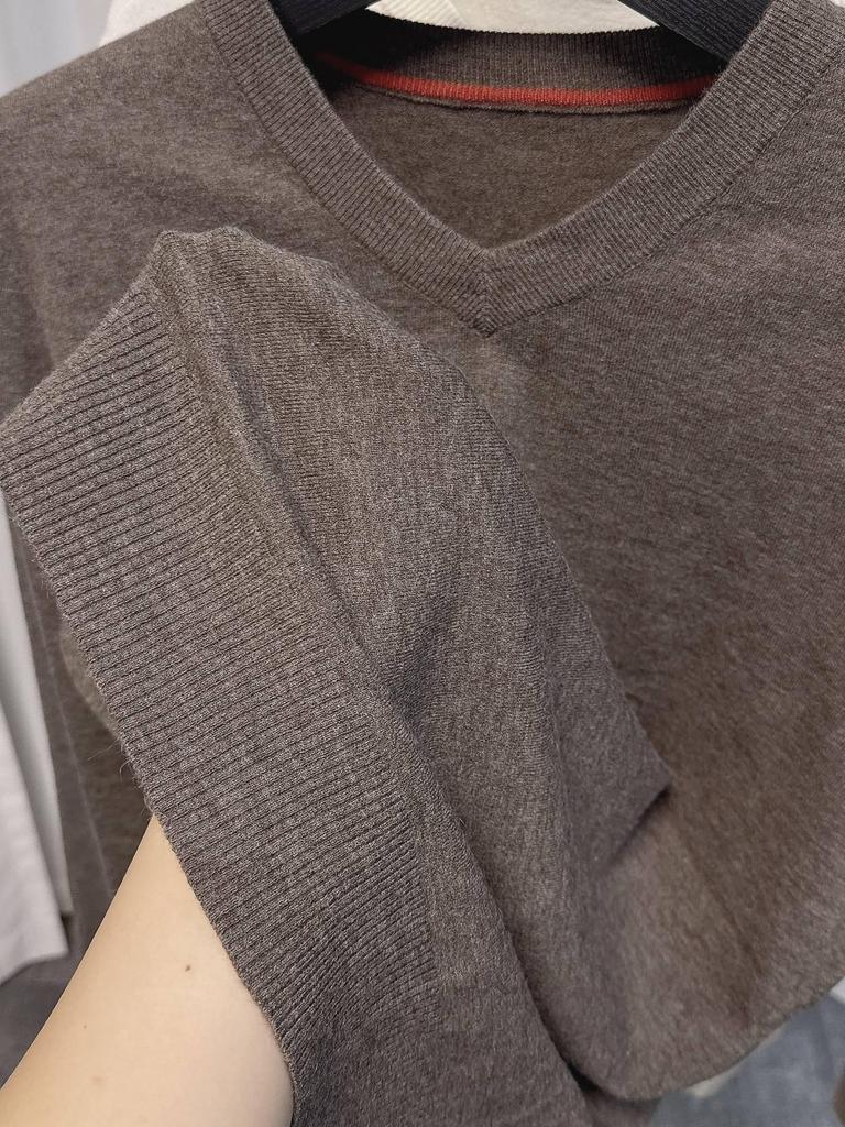 Men's Trendy Solid Color V-Neck Wool Sweater for Autumn/Winter - Base Layer Casual Knit Pullover