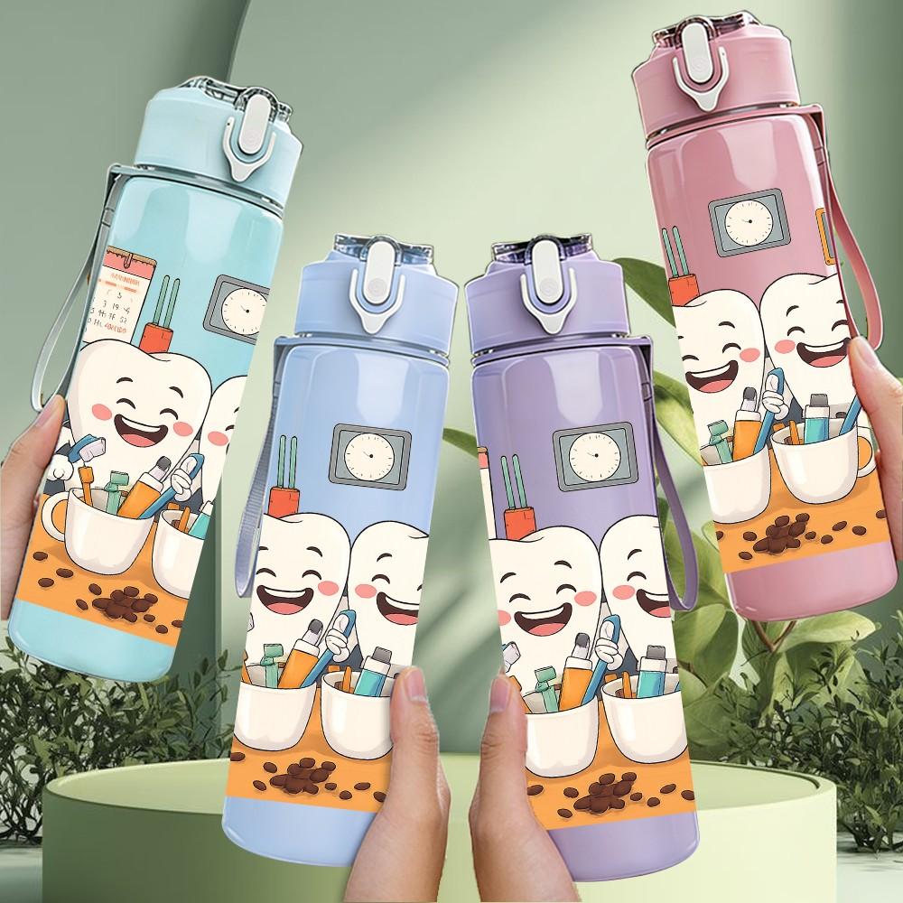 1PC Two Tooth Character Bathroom Mirror 750ml Color Plastic Sports Water Bottle Leakproof Flip Straw Lid Suitable for Sports Office Home Use