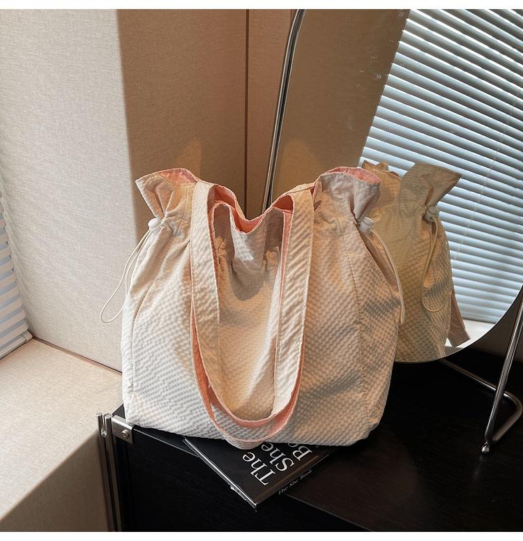 New pleated shoulder bag large capacity handbag simple fashion casual cloth bag tote bag women