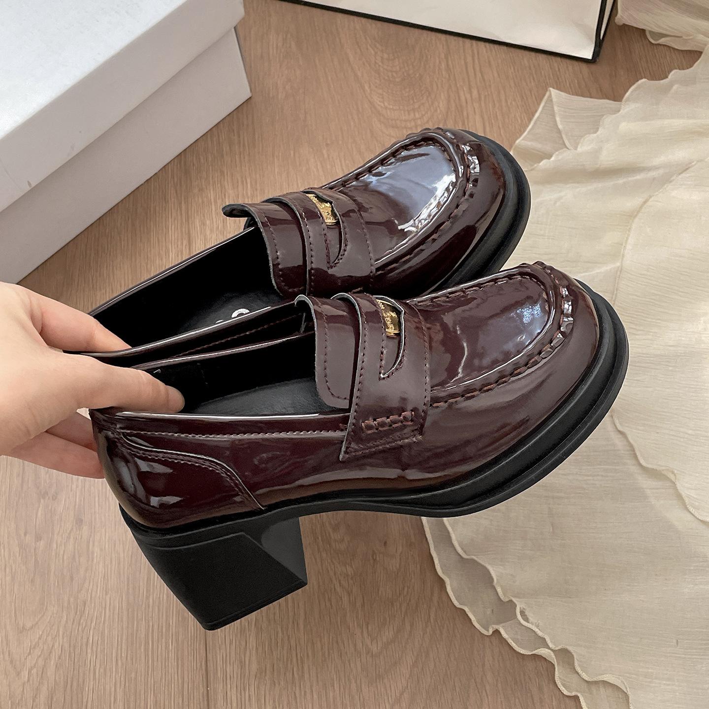 

Queen Fan Коричневые Туфли в Британском Стиле на Толстом Высоком Каблуке, Маленькие Кожаные Туфли Женские 2025 Новые Осенние, Увеличение Роста, Лоферы на Мягкой Подошве 40 коричневый