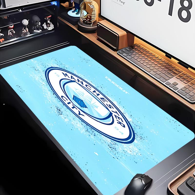 Manchester City Fußballclub Thema Premium Rutschfestes Mauspadd mit Genähten Kanten, Strapazierfähiges Gummi-Material, für Schreibtisch & Gaming Tolle Geschenke
