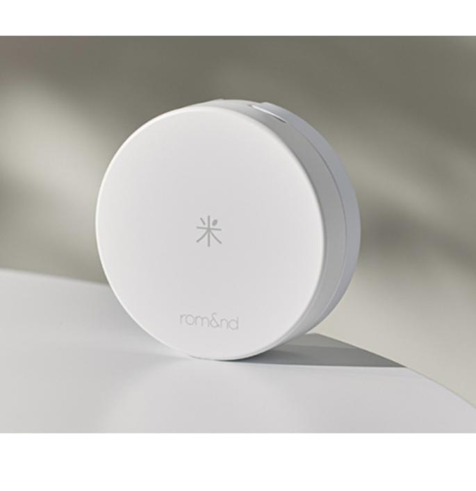 Rom&nd Bakmi Tone-Up Sun Cushion SPF50+ PA++++ – Peach & White Dual Pact