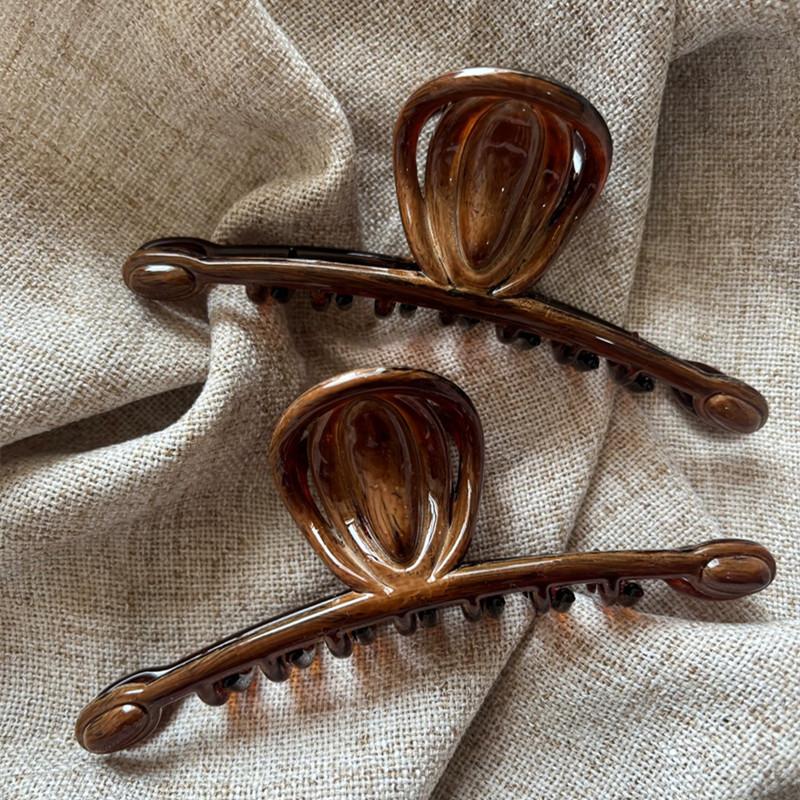French caramel color old imitation wood grain large version shark clip retro Maillard simple grab clip headwear feminine temperament
