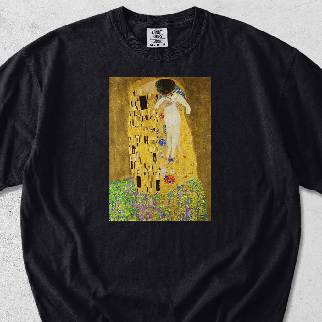 Gustav Klimt The Kiss Cat Parody Comfort Colors Shirt, Art History Funny Tee